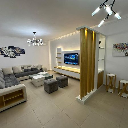 Elby Apartments Berat Buitenkant foto