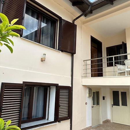 Elby Apartments Berat Buitenkant foto
