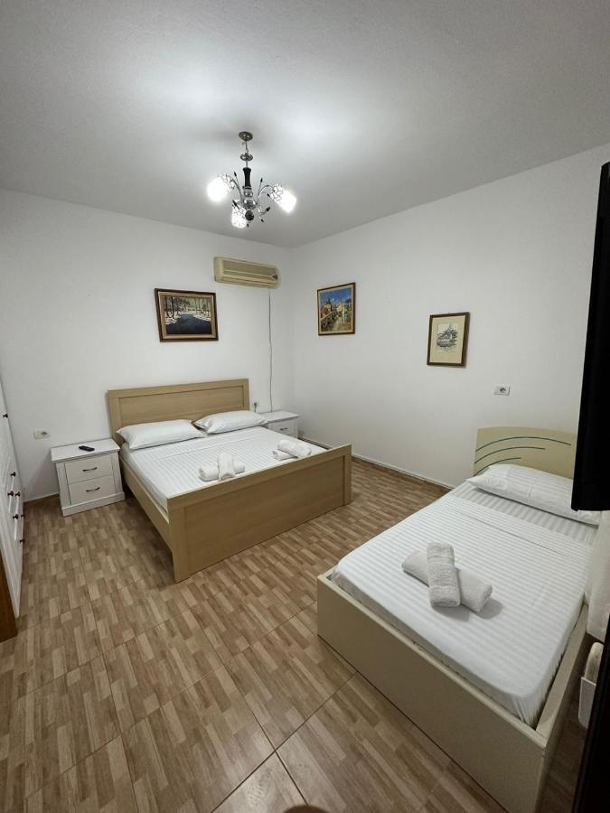 Elby Apartments Berat Buitenkant foto