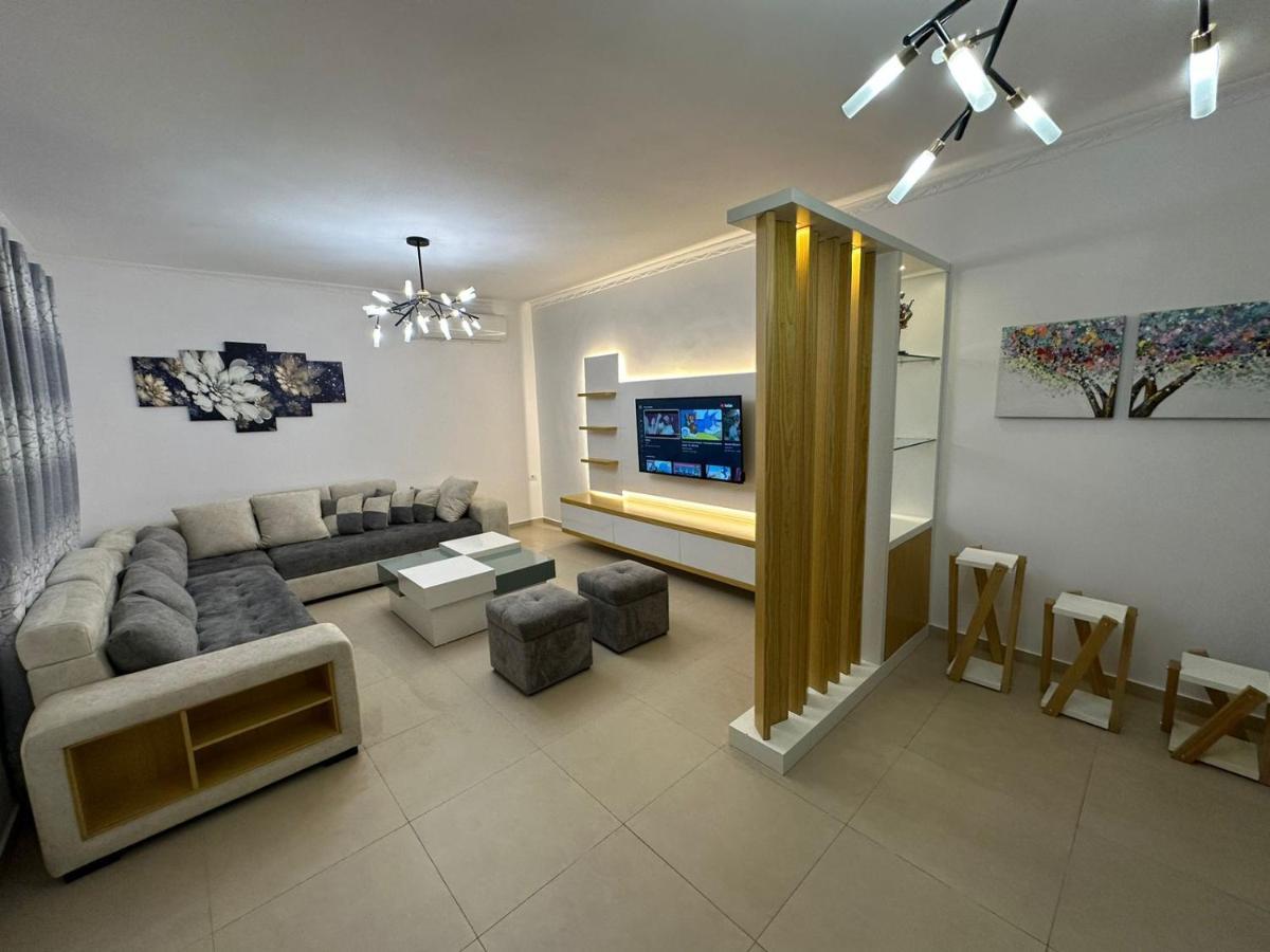 Elby Apartments Berat Buitenkant foto