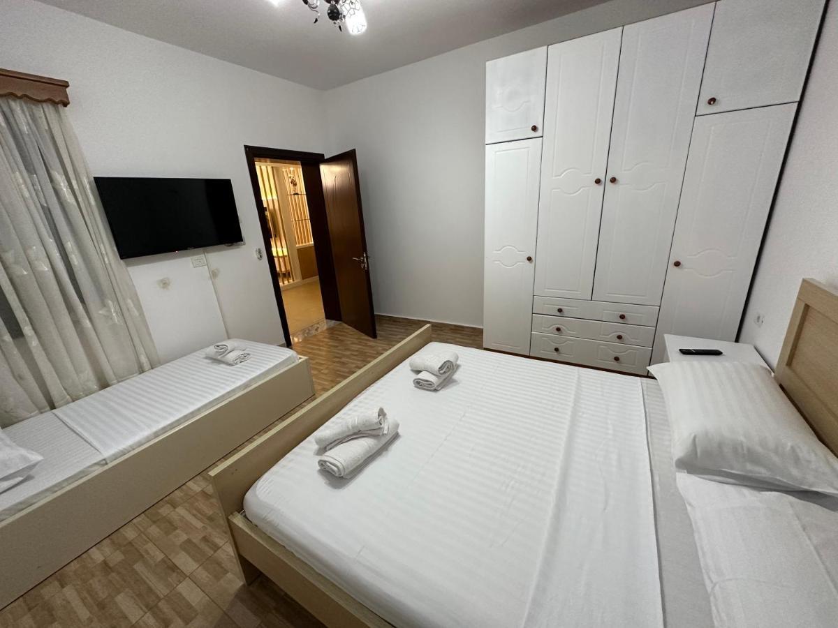 Elby Apartments Berat Buitenkant foto