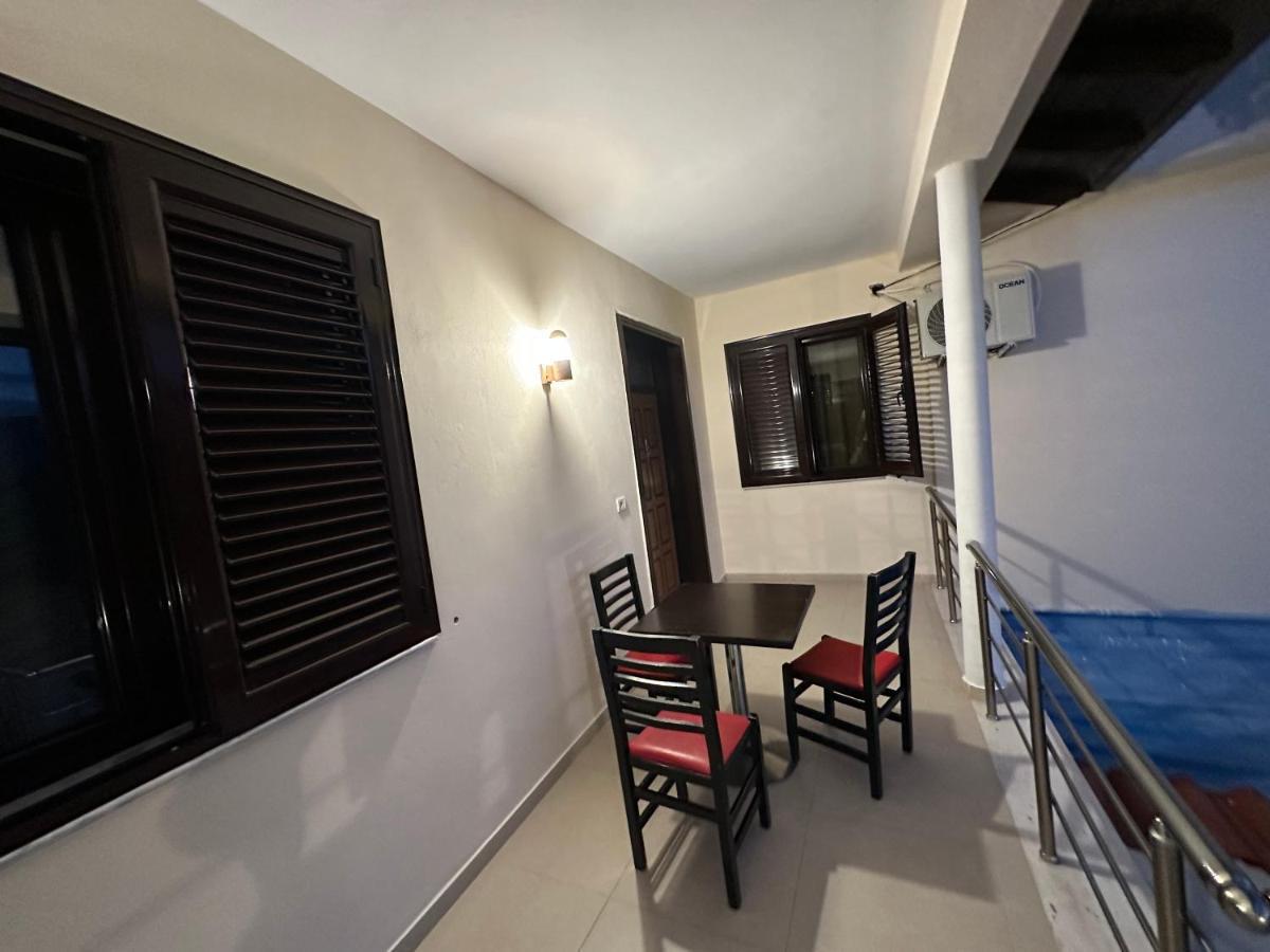 Elby Apartments Berat Buitenkant foto