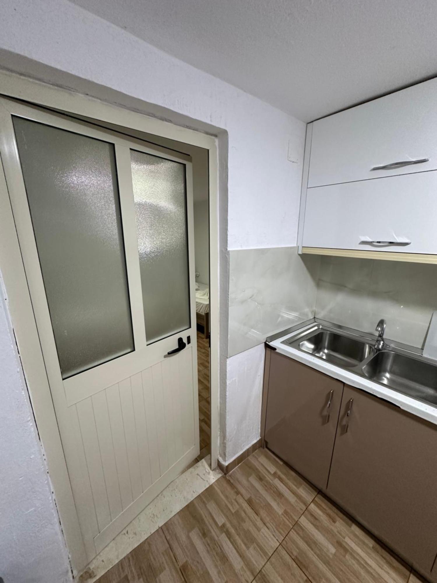 Elby Apartments Berat Buitenkant foto